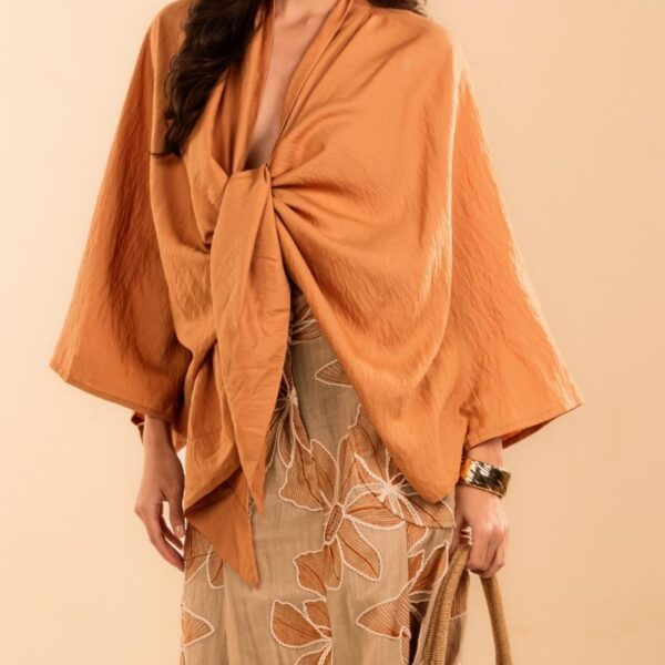 Kimono Mika Curto Noz
Saia Manu Bordado Flor